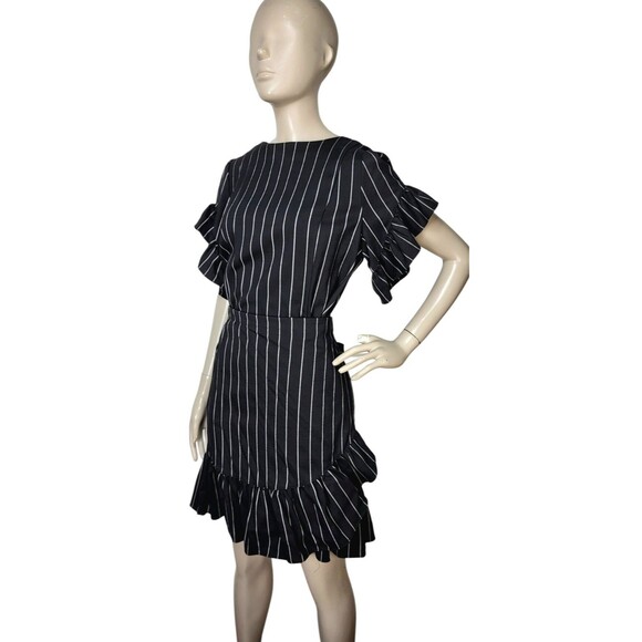 Supply & Demand Pinstriped Ruffled Flutter Sleeve Wrap Dress Large NEW - Picture 4 of 11